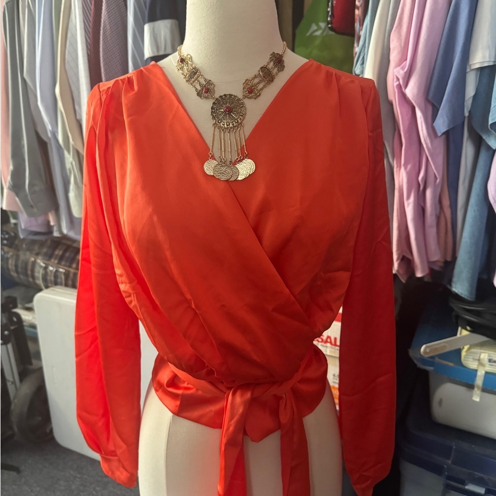 Delilah Gold and Red Medallion Necklace NWT - Picture 6 of 6